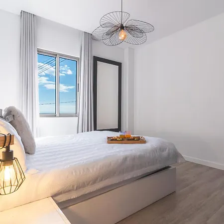 Semesterbostad Midnight House By Atlantic